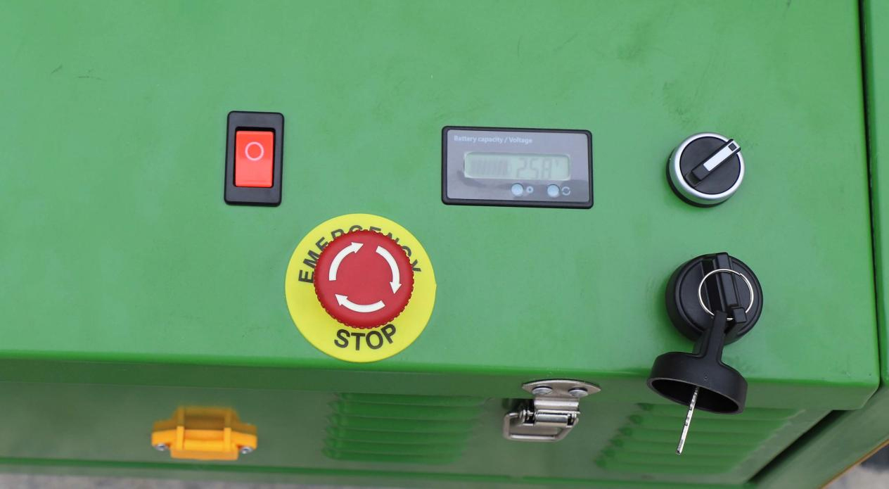 Desbrozadora con control remoto