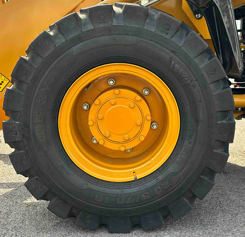 Cargador de construcción.jpg Cargador de construcción.jpg