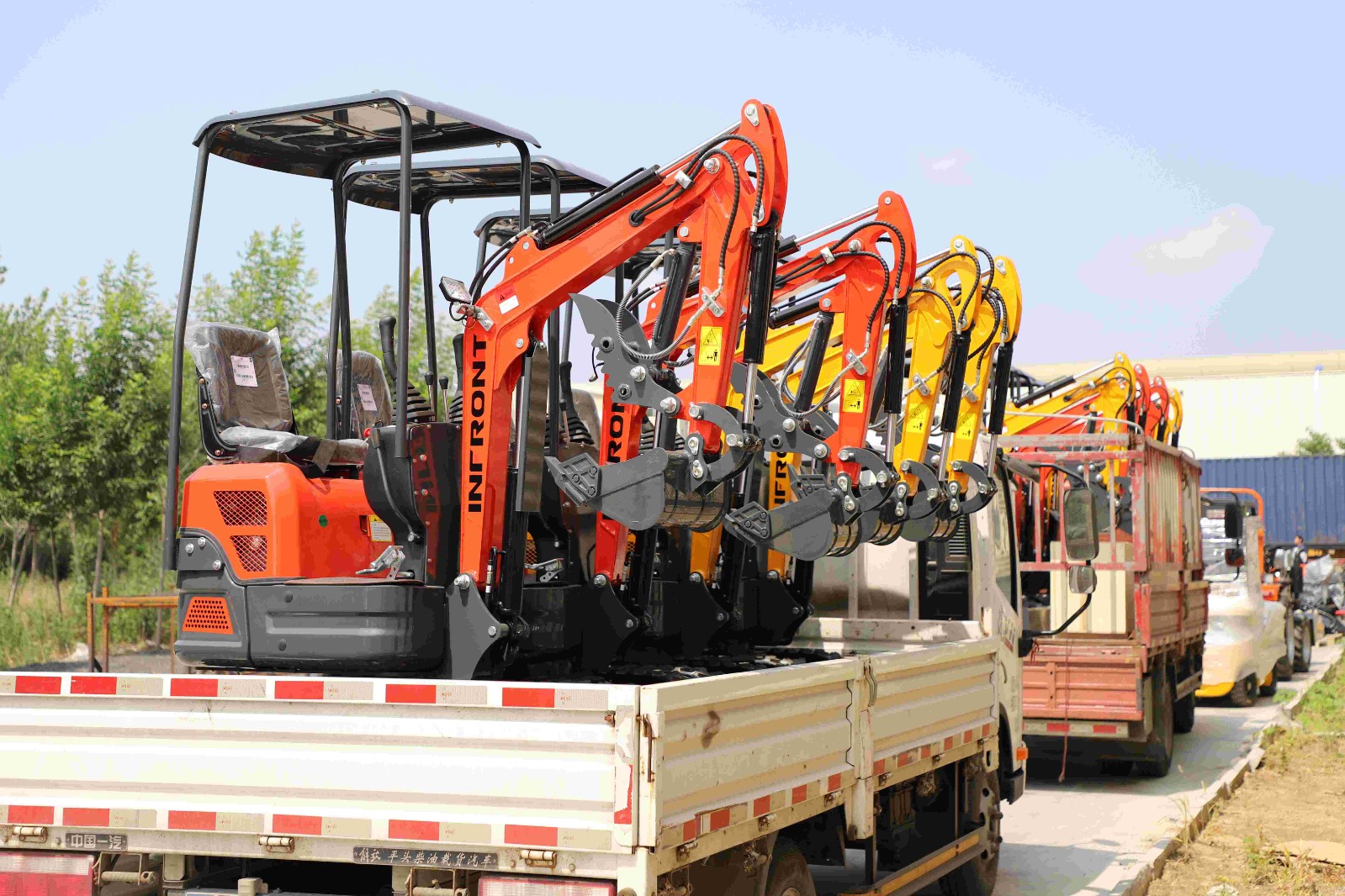 184 unidades de miniexcavadoras enviadas con éxito 184 unidades de miniexcavadoras enviadas con éxito