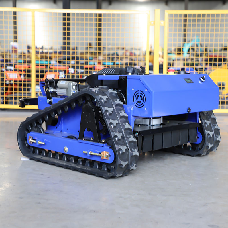 El nuevo cortacésped RC550S está diseñado específicamente para pendientes y terrenos irregulares. El nuevo cortacésped RC550S está diseñado específicamente para pendientes y terrenos irregulares.